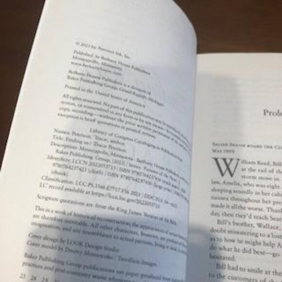 Finding Us (Pictures of the Heart 2) Pre-Owned Book - Picture 9 of 11